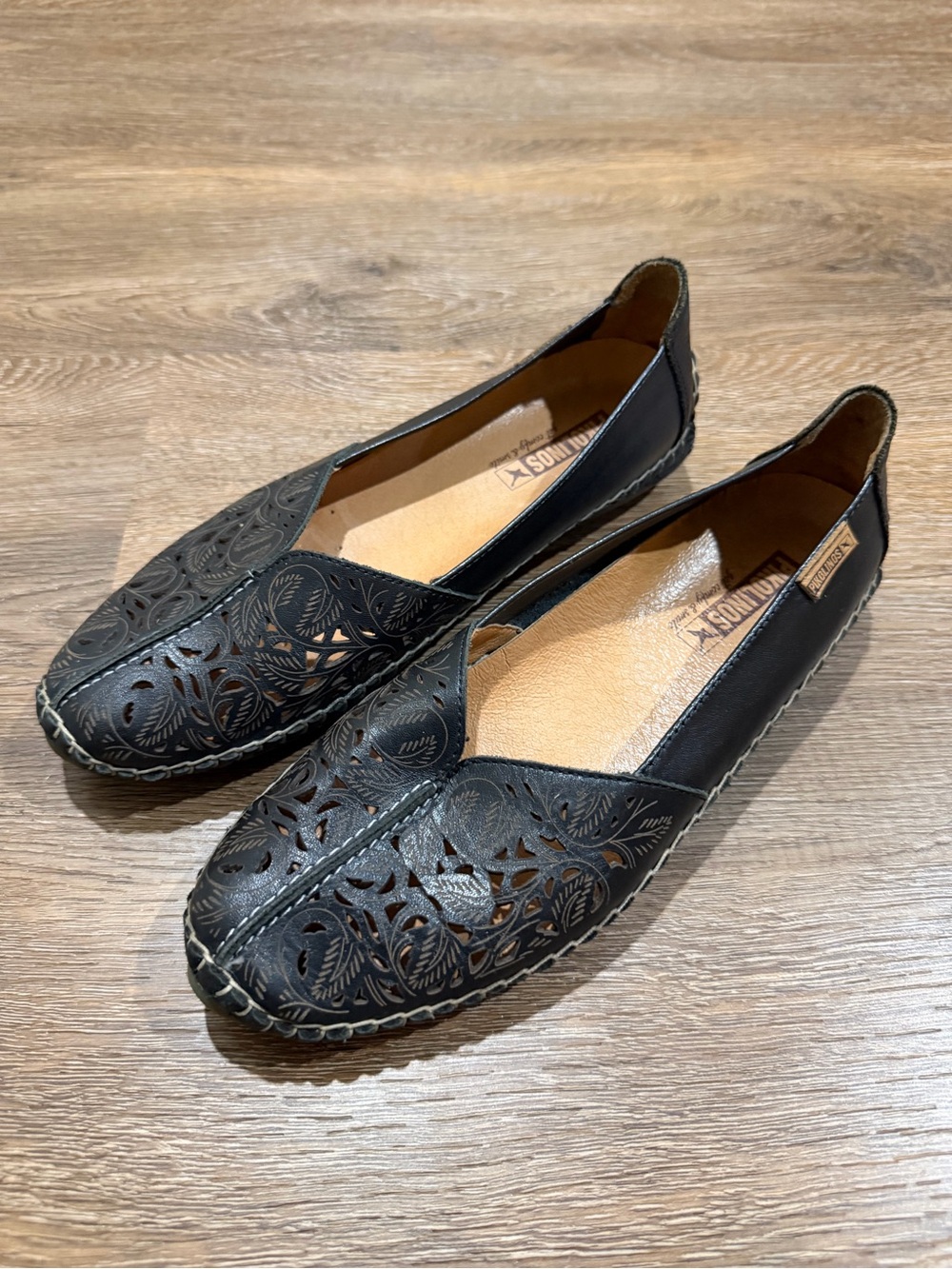 Pikolinos Jerez Black Leather Floral Laser Cut Loafers Size 37 US 6.5-7